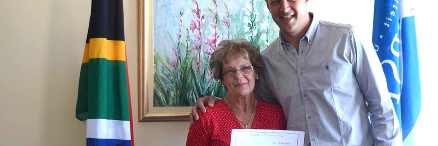 Alderlady Nicolette Botha-Guthrie and Bob Kinstad after the hand-over ceremony